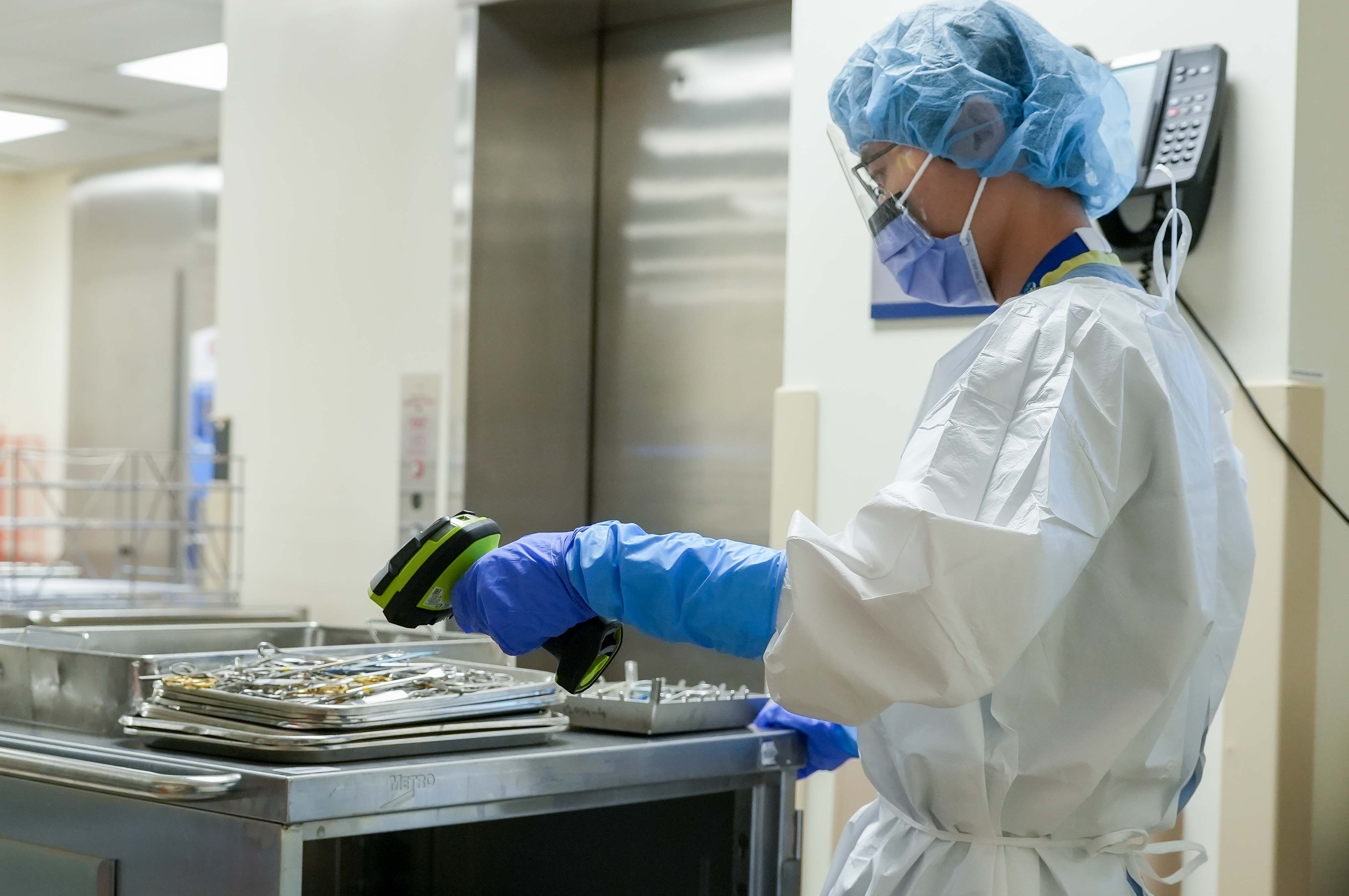 Advancing Surgical Efficiency with Smart Instrument Tracking 3.jpg